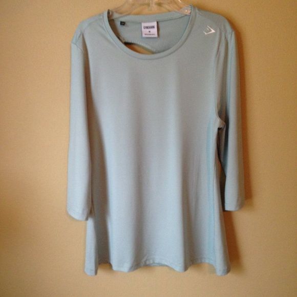 GymShark Top with Cut-Out Design on Back Medium - Picture 5 of 8